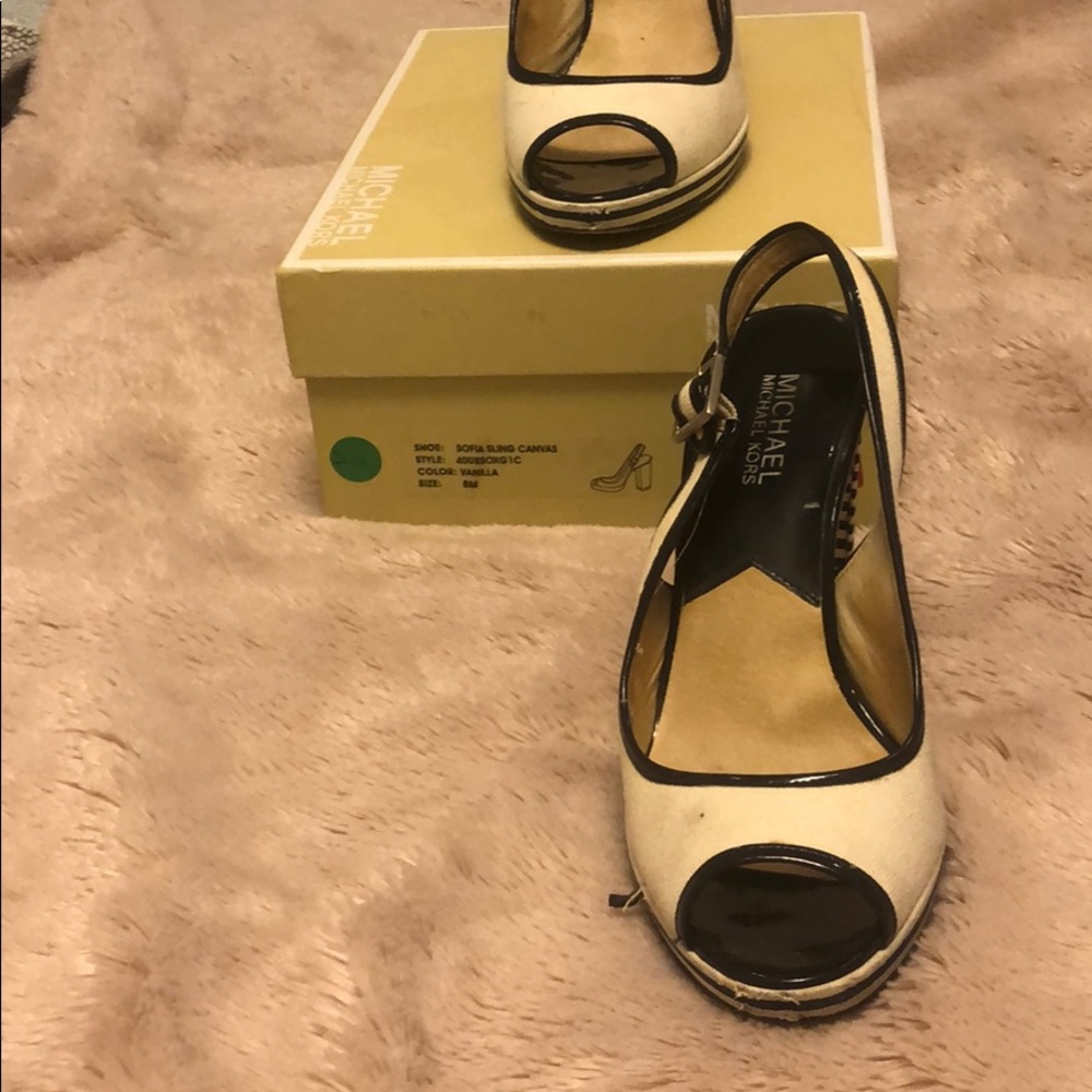 Michael Kors Sofia Sling Canvas sandal size 8
